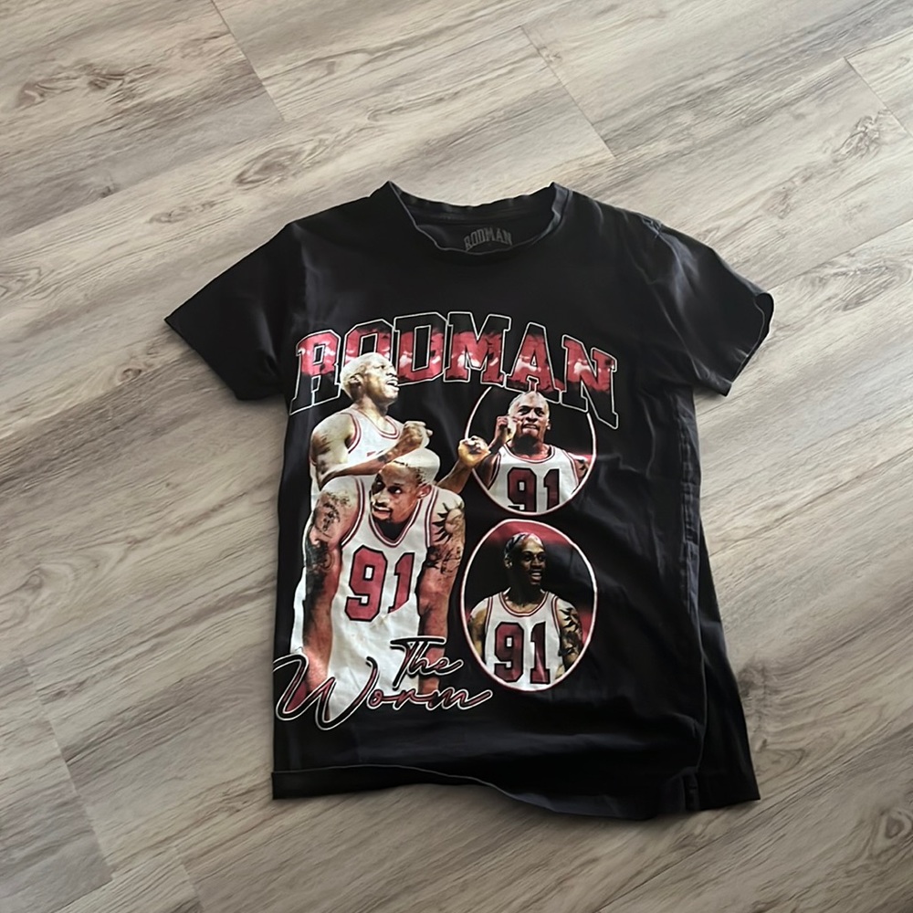 That’s Rodman men’s small graphic tee